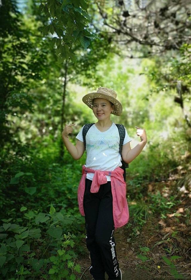 乡村女教师的新旅程，探索自然美景，寻找内心平静