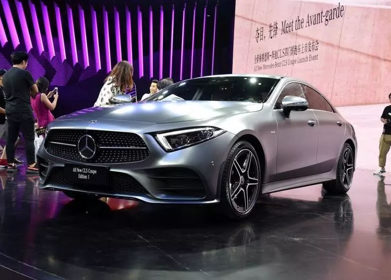 奔驰CLS300最新款深度解析及我的观点分享