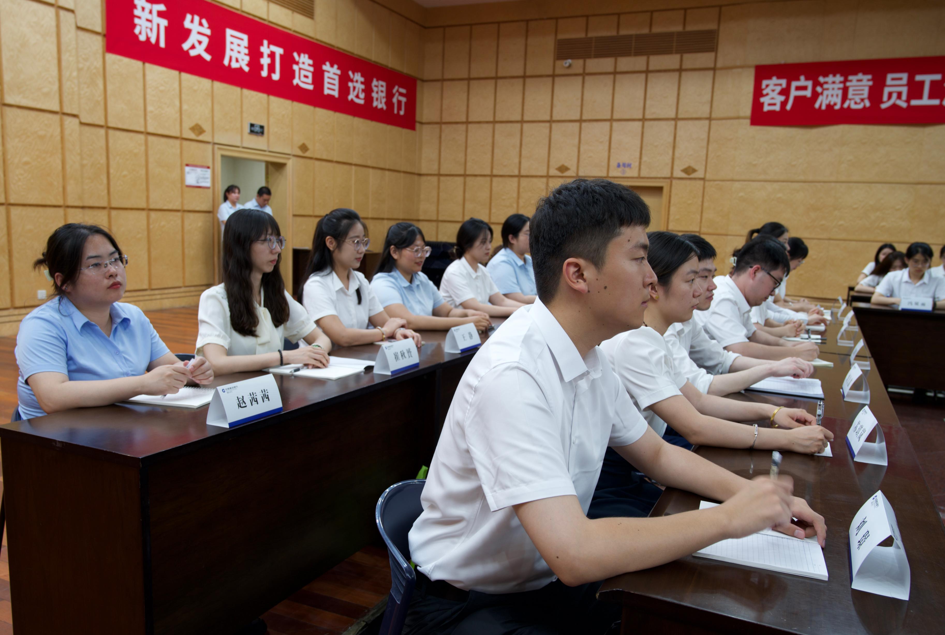 聚力WWE 2024最新一期，荣耀与力量的碰撞