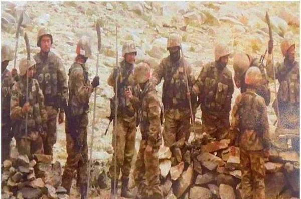 中印开枪最新，一段温馨的邻里日常故事