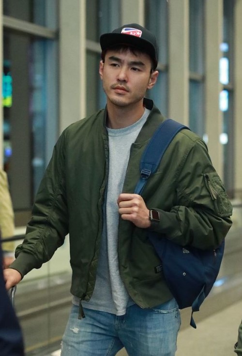 阮经天最新行程，探班偶像的忙碌脚步