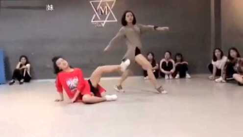 圆圆最新热舞，舞动生活的温馨与欢乐